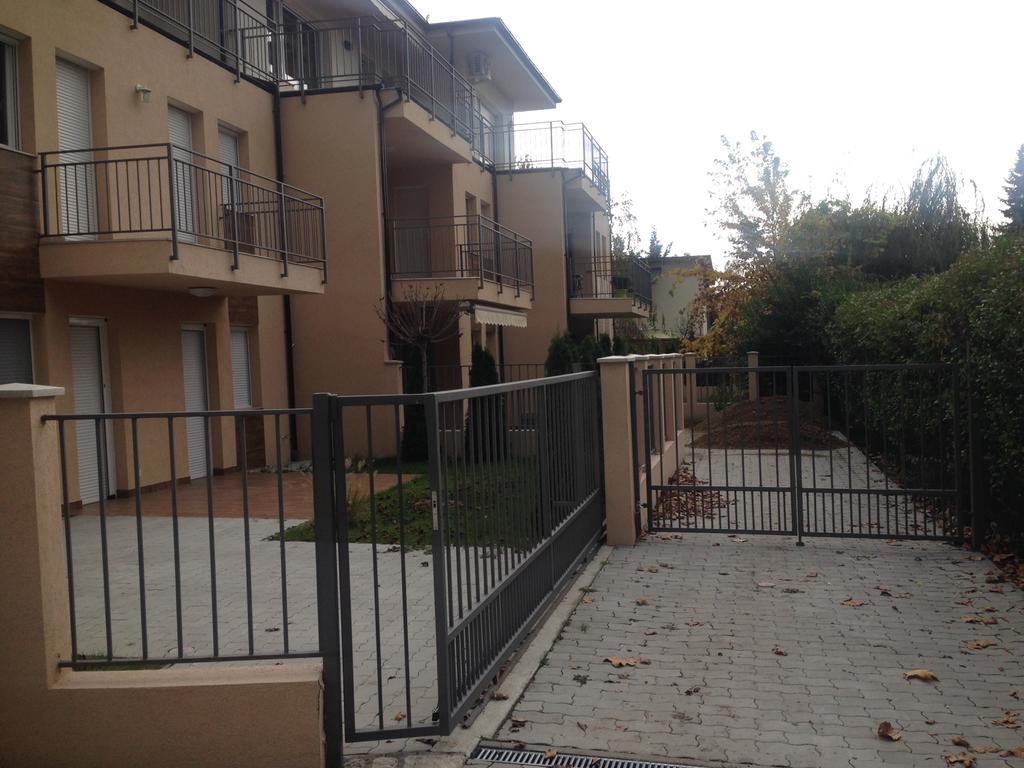Zen Apartman Sunshine Zamardi Exterior photo