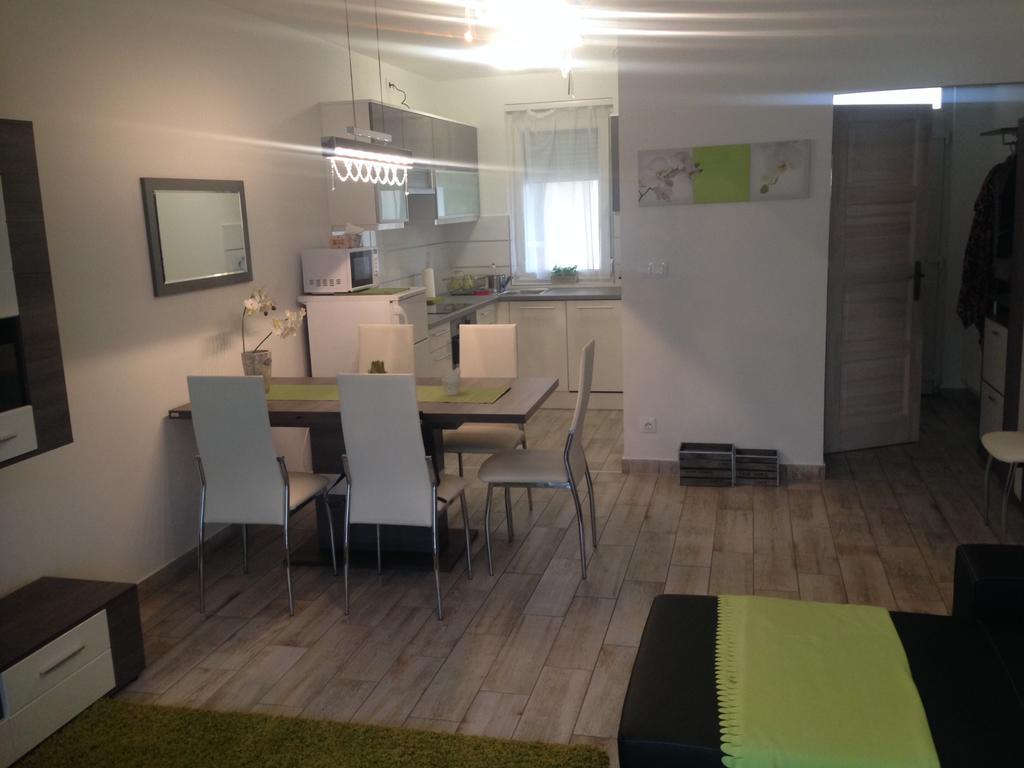 Zen Apartman Sunshine Zamardi Exterior photo